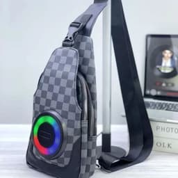 Sac à Bandoulière avec Haut Parleur Bluetooth Rechargeable RGB CH-M818 – حقيبة رجالية مع مكبر صوت بل 5